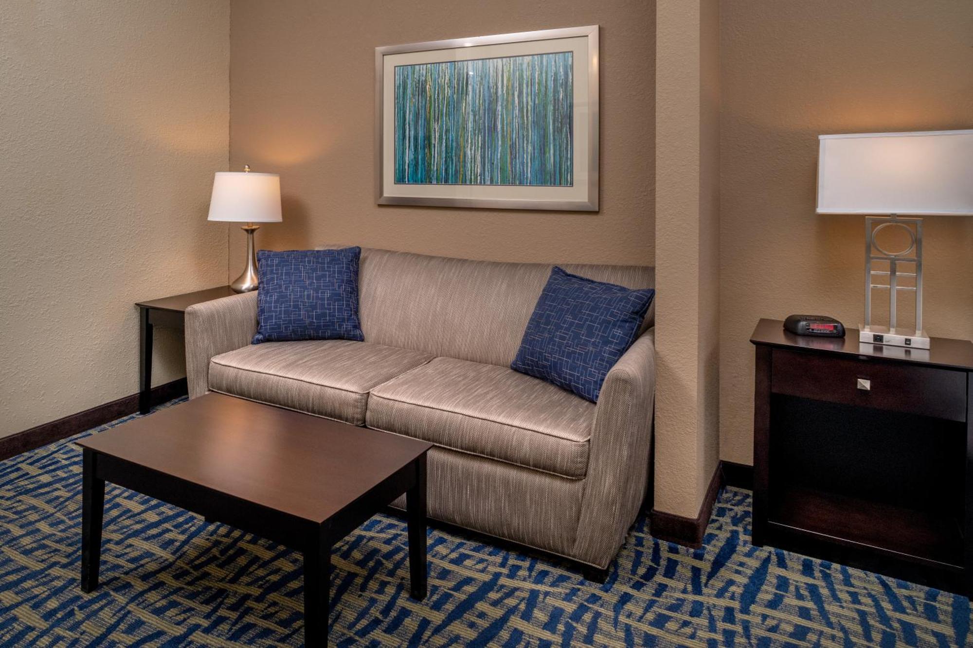 Holiday Inn Express & Suites Lebanon By Ihg Екстериор снимка