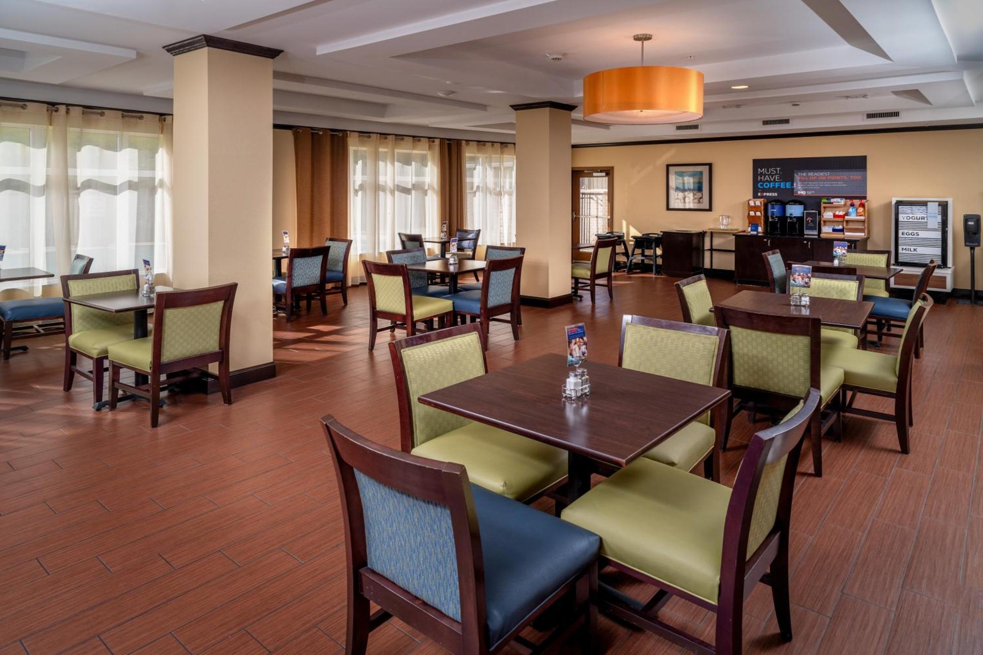 Holiday Inn Express & Suites Lebanon By Ihg Екстериор снимка