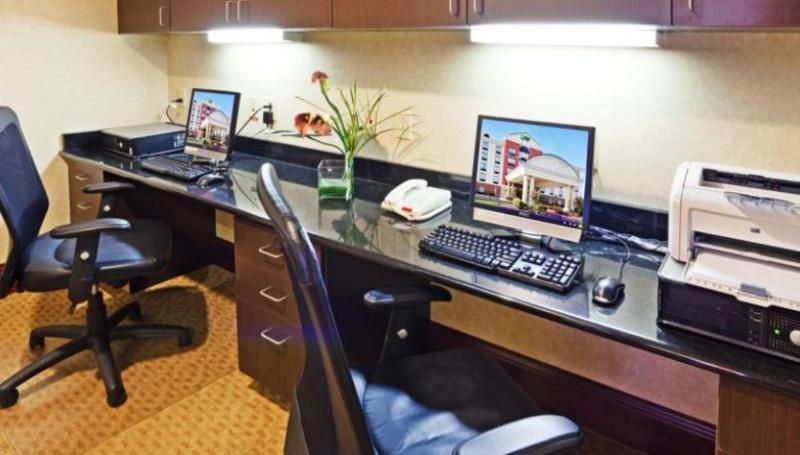Holiday Inn Express & Suites Lebanon By Ihg Екстериор снимка